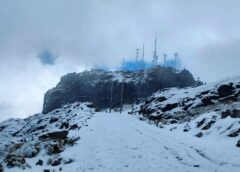 Frente frío provoca nieve en el Cofre de Perote; exhortan a seguir medidas de seguridad