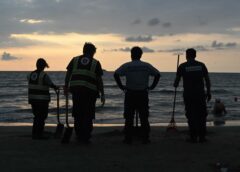 Autoridades realizan jornadas de limpieza en playas del puerto de Veracruz