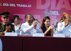 Conmemoran el Día del Trabajo con desfile en Coatzacoalcos