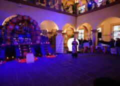 Xalapa inicia celebraciones de Día de Muertos con altar monumental